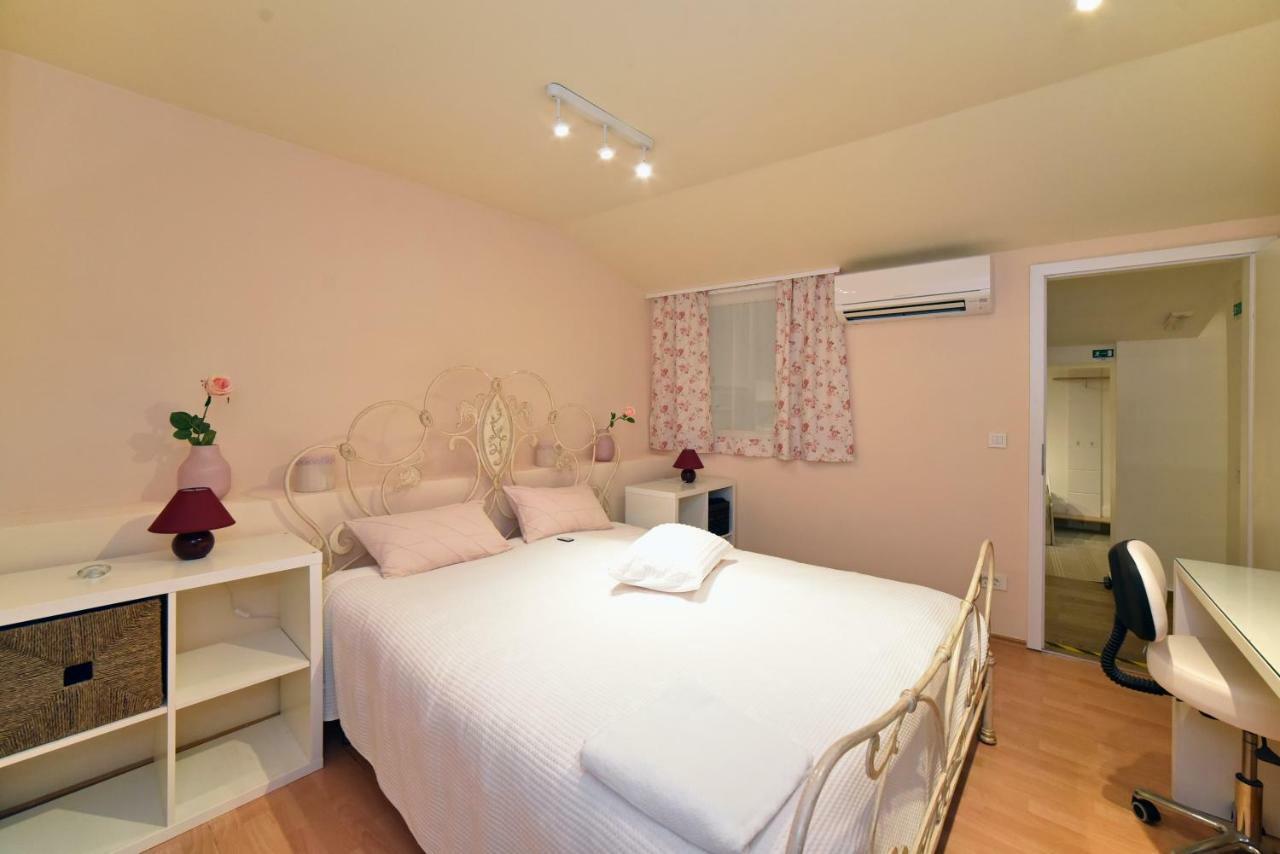 Ban Jelacic Apartment Zagreb Dış mekan fotoğraf